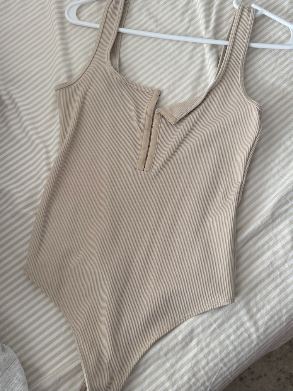 Abercrombie & Fitch Ribbed Nude Scoop Neck Bodysuit